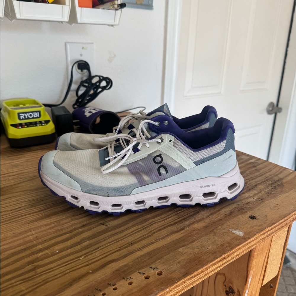 ON Women's Cloudstratus Sneakers - White and Purple